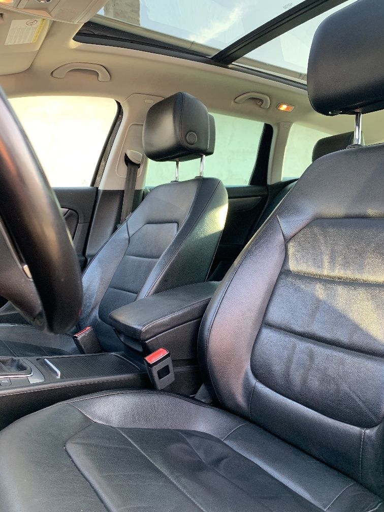 Vând Volkswagen Passat B7
