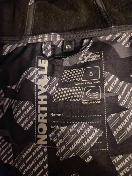 Vând geacă anti vânt / ploaie, cu fleece  interior,