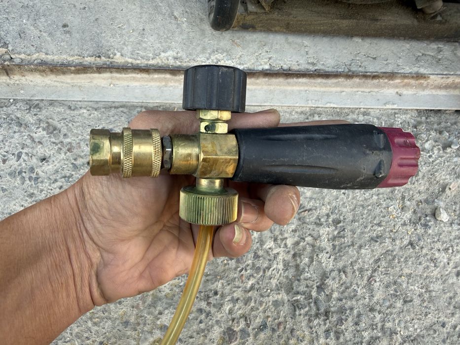 * насадка для пенобочка на мойку высокого давления