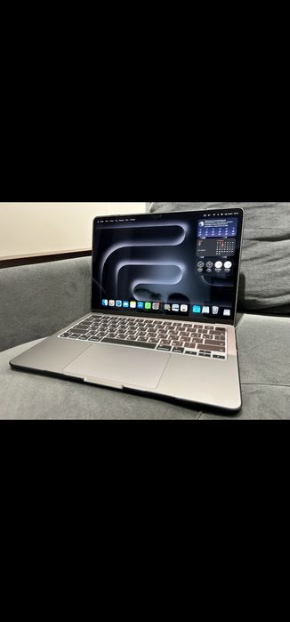 MacBook air 13 M2 2024