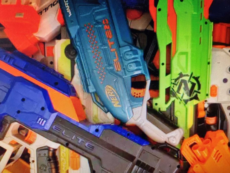 Jucarii copii pusti pistoale Nerf de toate marimile in stare foarte ok