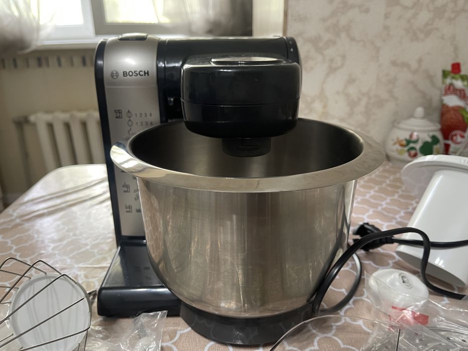 Кухонная машина BOSH 500ВТ (обьем 3,9л)