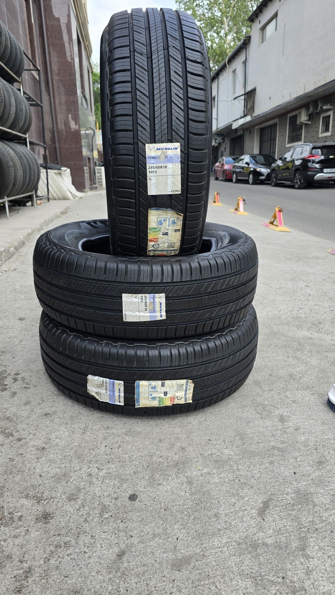 245/60/R18 Michelin