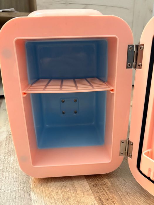 Mini frigider Meloni pentru cosmetice, roz