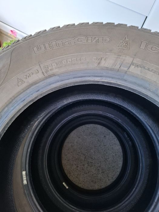 Зимни гуми Good year 16-ки 2022г 215/65R/16