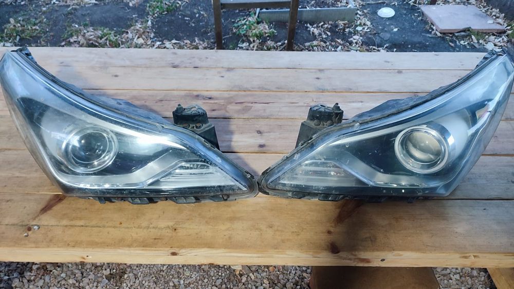 Фары в отличном состоянии б.у на хюндай акцент