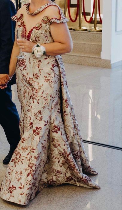 Vând rochie de gală