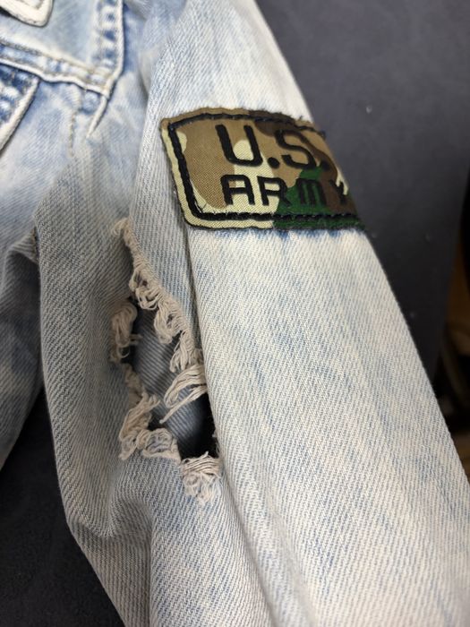 Дънково яке със стикери