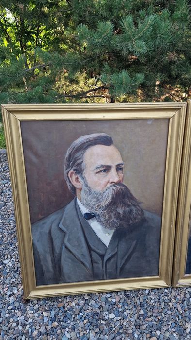 Продам портреты .