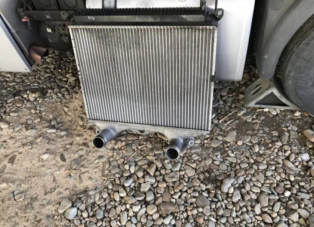 RADIATOR INTERCOOLER - dezmembrari camioane / piese camioane