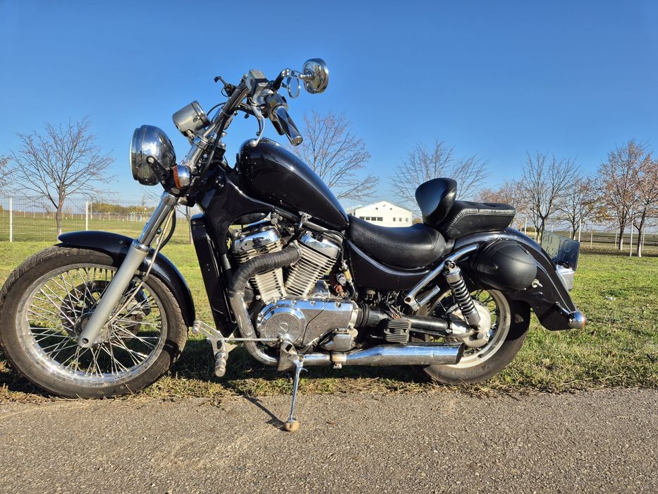 Suzuki Intruder VS 800