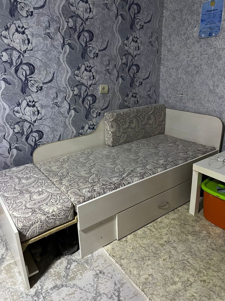 Кровать тахта почти даром