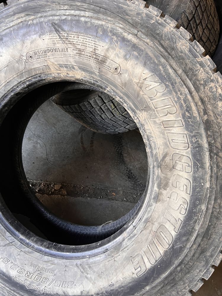 2 anvelope camion 315/80/22.5 , Bridgestone , 10 mm