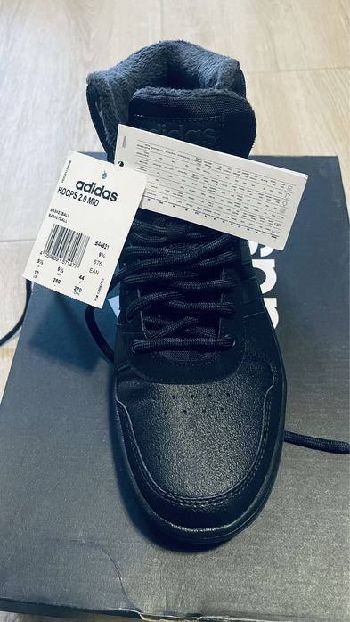 vand Adidas Hoops 2.0