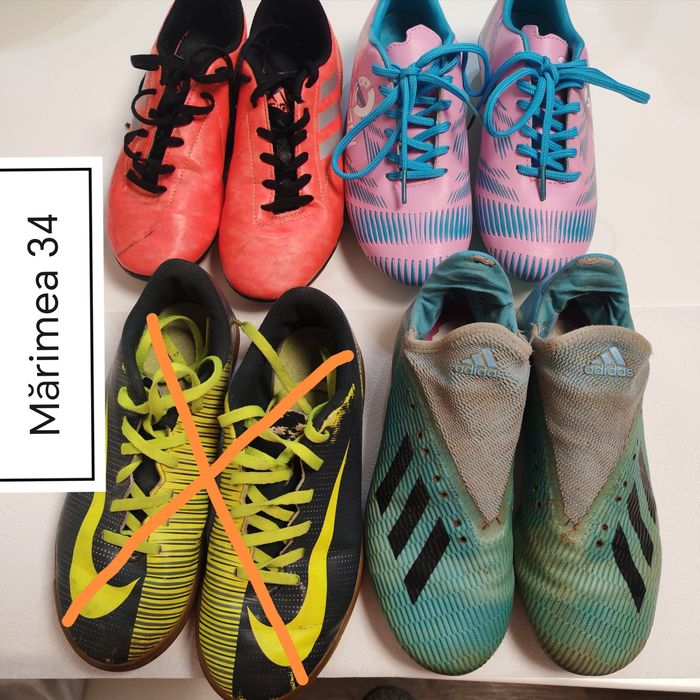 ghete de fotbal pentru copii. Iarba sintetic sala