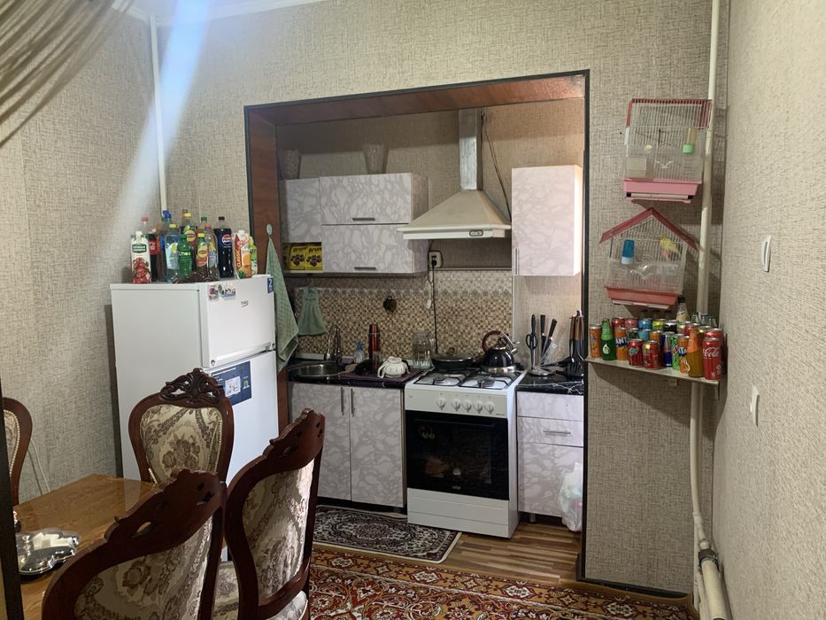 Uy sotiladi 1 xona 2 xona qilingan