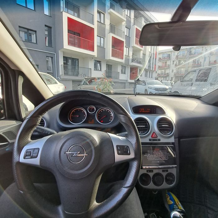 Vând Opel Corsa D