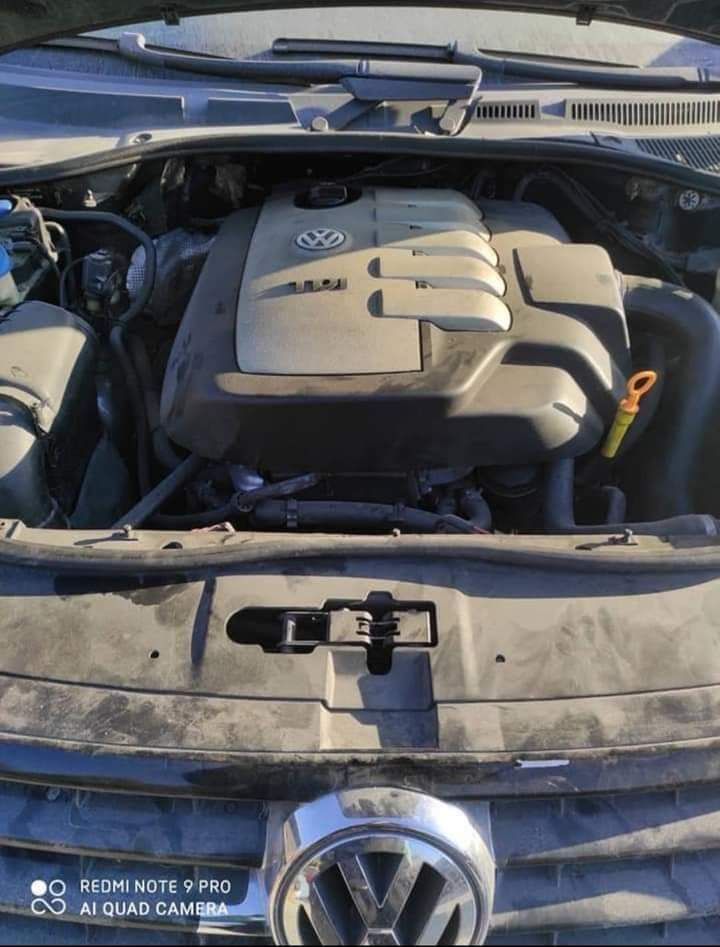 VW Touareg 2.5 R5 ,174 к.с. , ръчка , 60 бр. на части