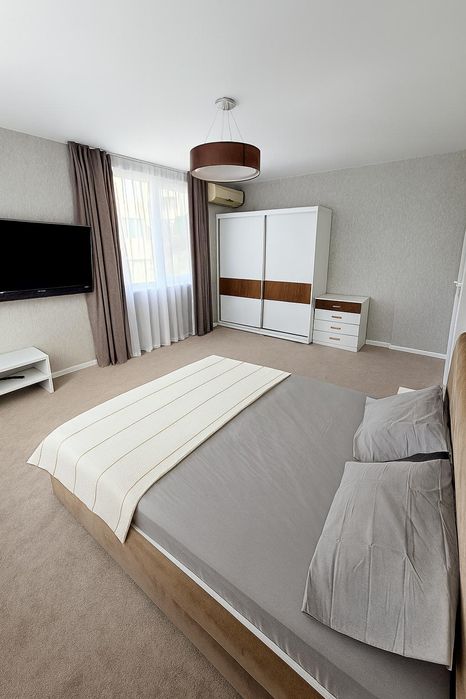 Дава се под наем Тристаен апартамент в Пловдив, Център - 85 кв.м за 650 € - Снимка #1