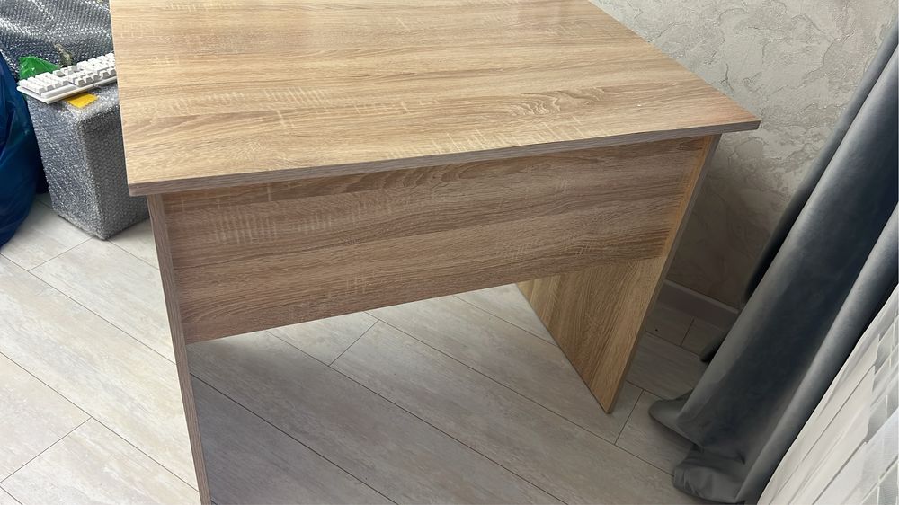 Продам письменный стол