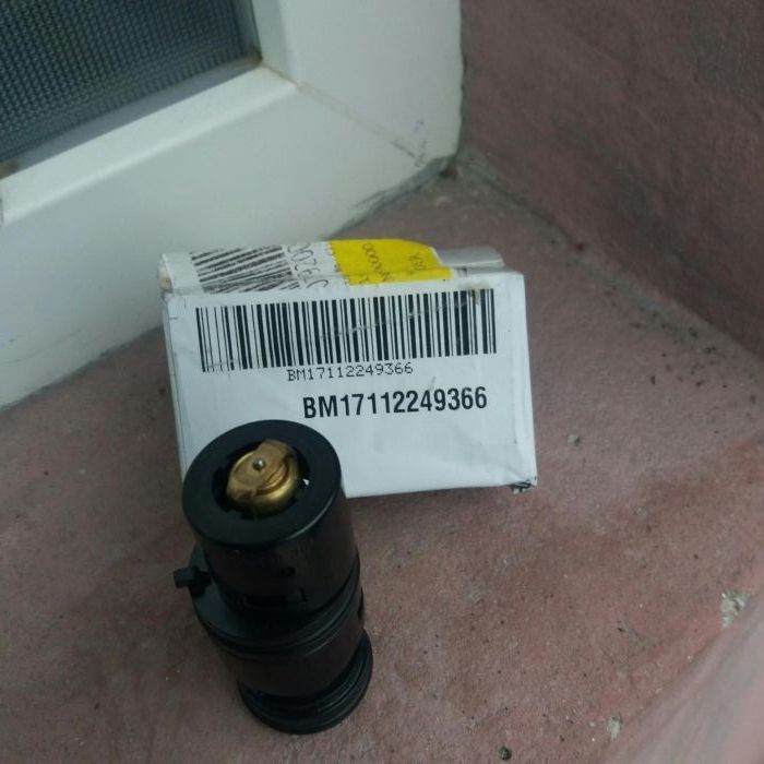 Termostat bmw  cod în poze