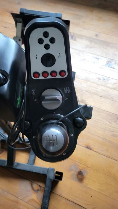 Геймърски волан Logitech g25 съвместим с playstation pc компютър