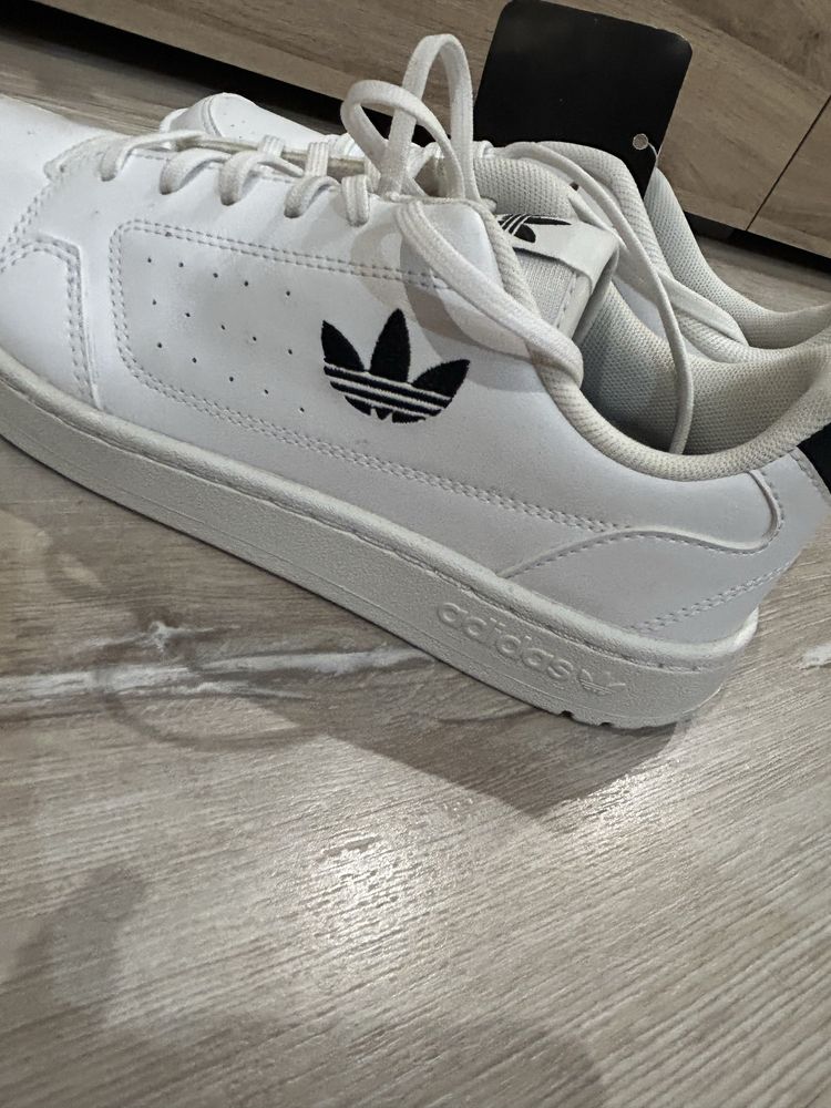 Маратонки addidas