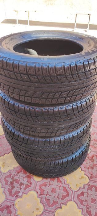 Зимние шины 235х65х17 (комплект)