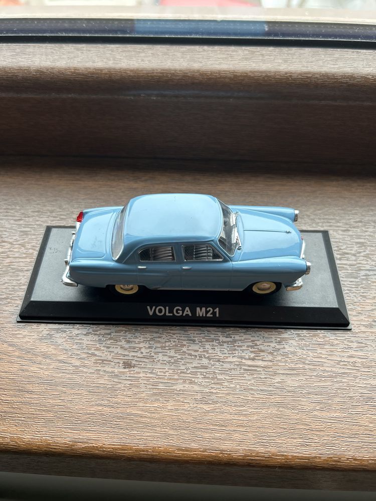 Macheta scala 1/43  Volga M21