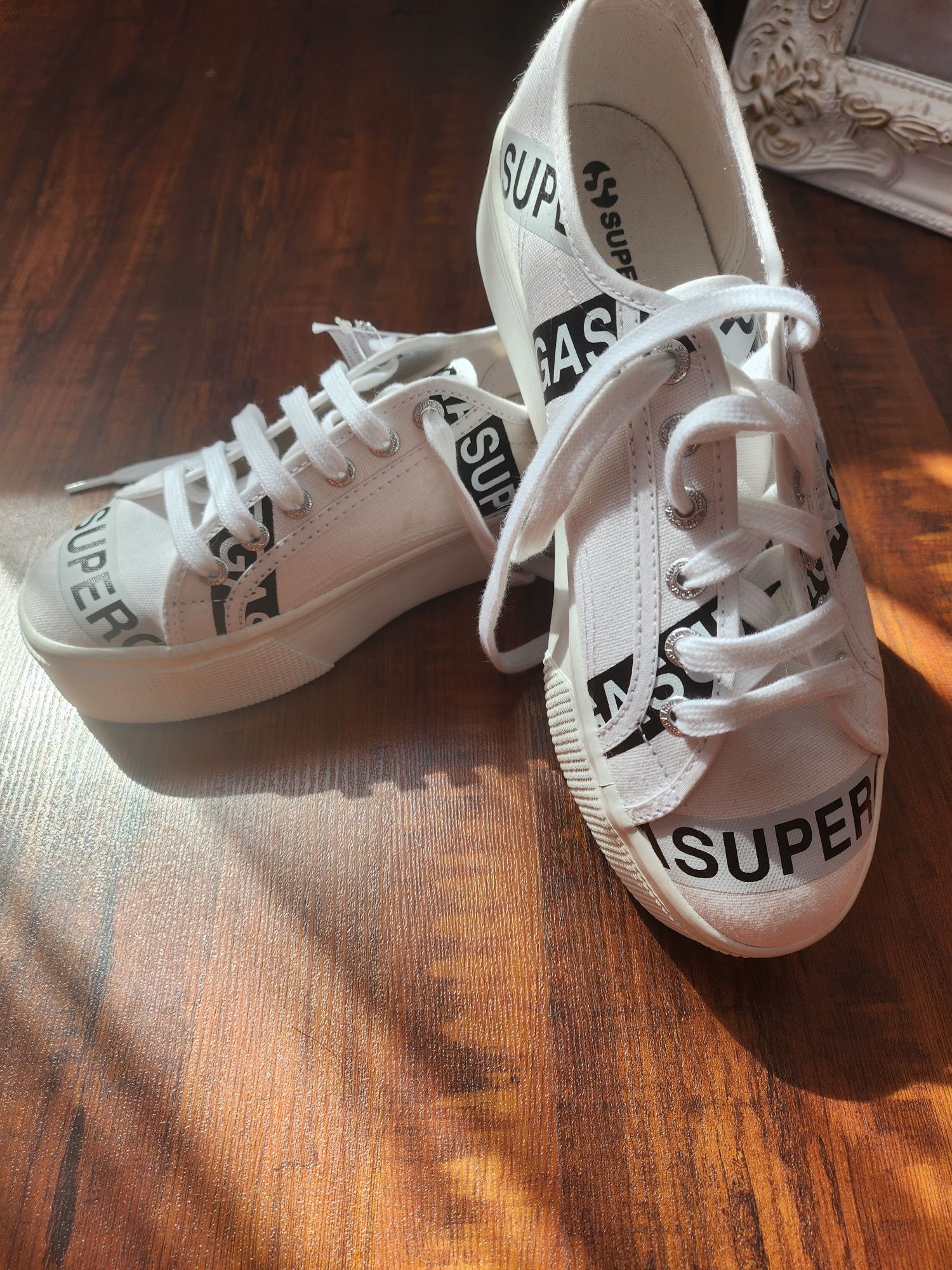 SALE! Кецове Superga нови