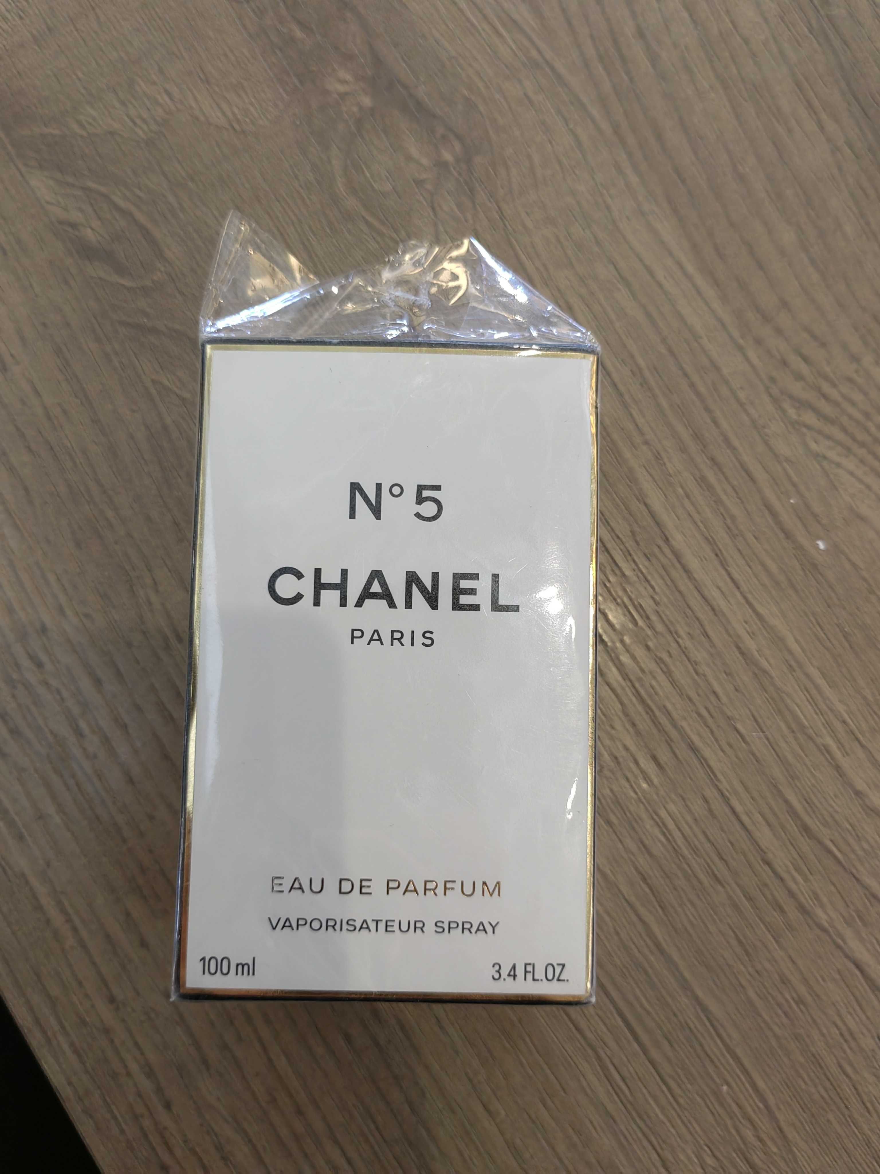 Vând parfum Chanel