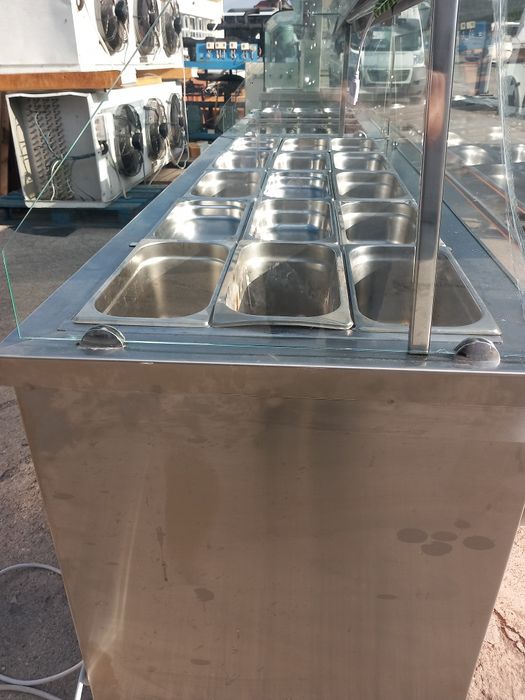 Vând vitrine frigorifice reci