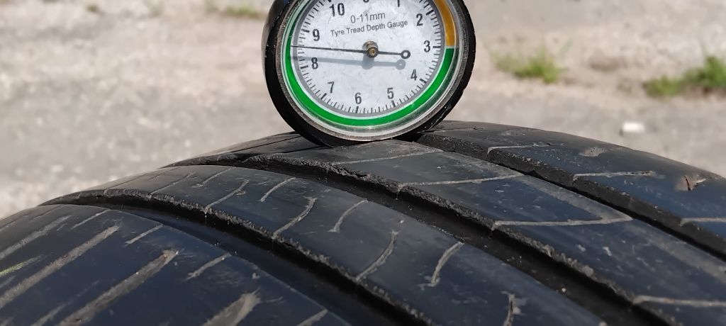 Гуми 205 65 15 Мишелин Michelin 2 броя. Нов внос.Не са нови!