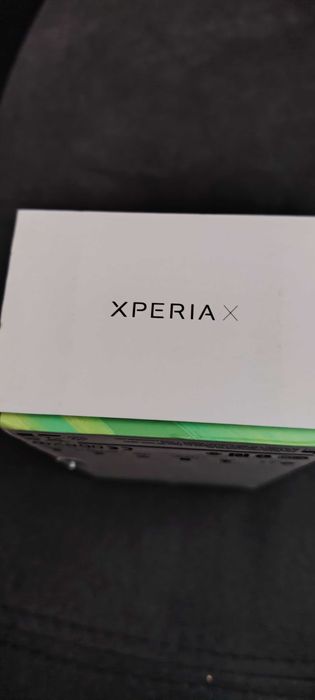 Смартфон Sony Xperia X