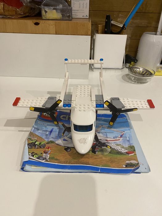 Lego city 60116 ambulance plane