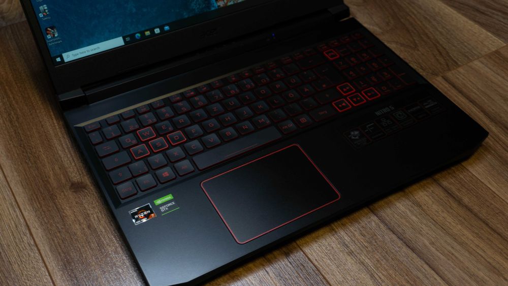 Laptop gaming Acert Nitro 5 Ryzen 7 4800H GTX 1650Ti 16Gb ram 144hz