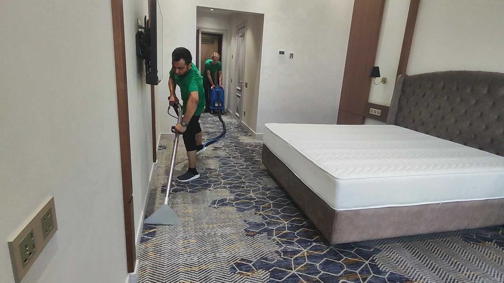 Профессиональная химчистка мебели и ковролина на месте.