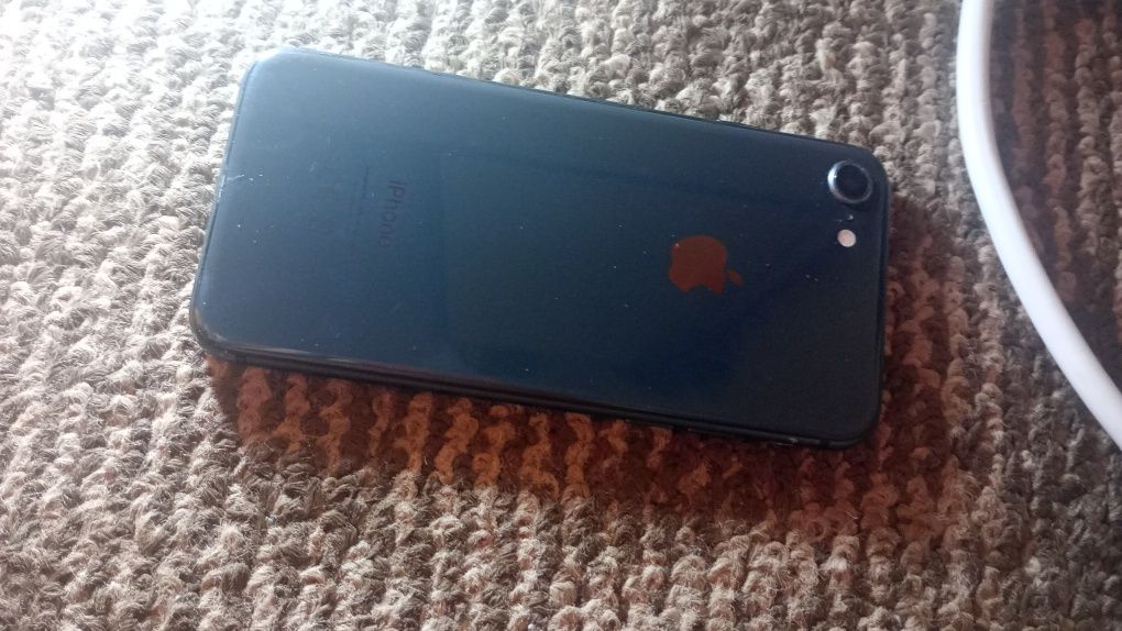 iPhone 8 120  лв