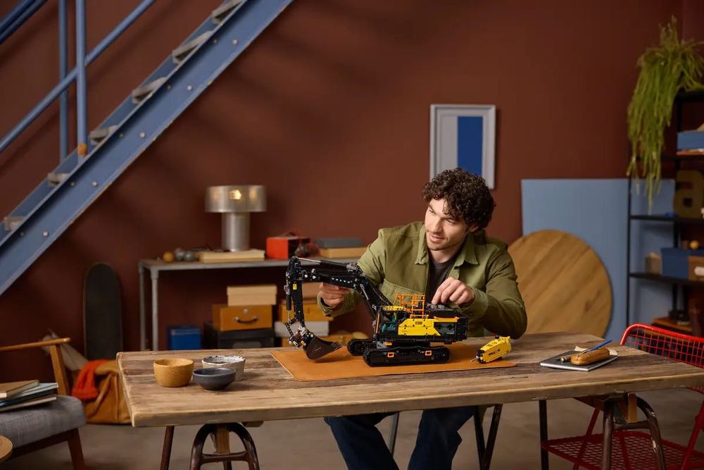 LEGO Excavator Volvo EC500 Hybrid