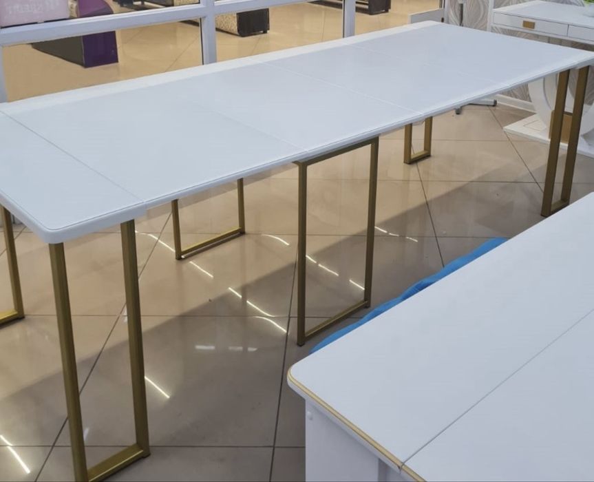 Продается раздвижной стол консоль со стульями