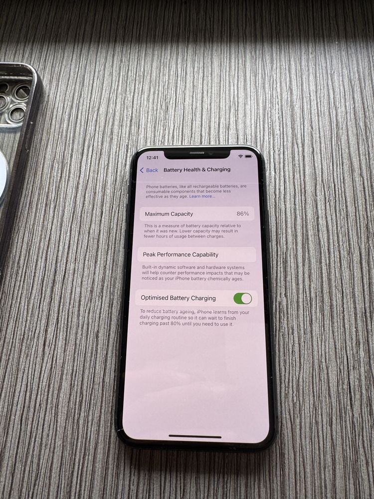Apple Iphone 11 pro 86% battery