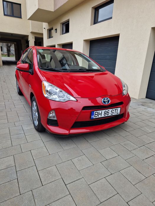 Vând Toyota Hybrid 1.5 Automată