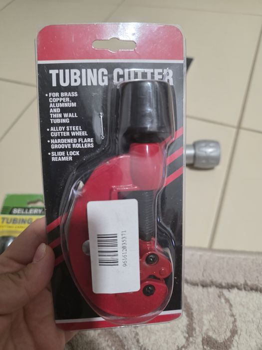 Taietor pentru tevi metalice, aliaj de aluminiu, rosu/negru