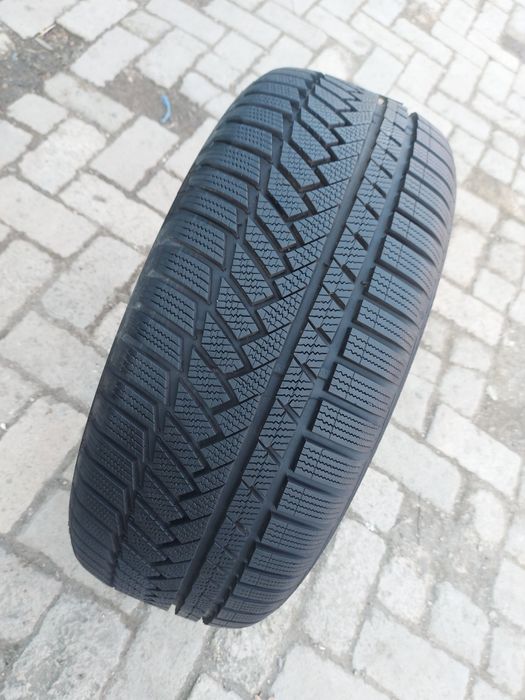 O bucată 255/50 R19 M+S iarnă - una Continental Michelin