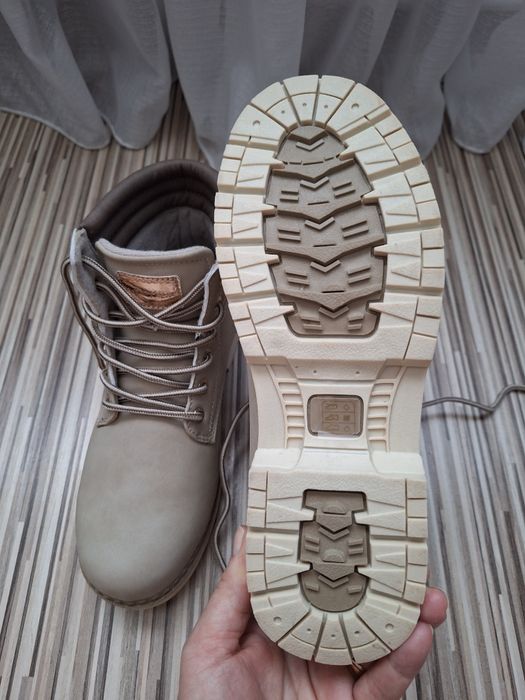 Ghete noi Seven Oaks mărime 38.