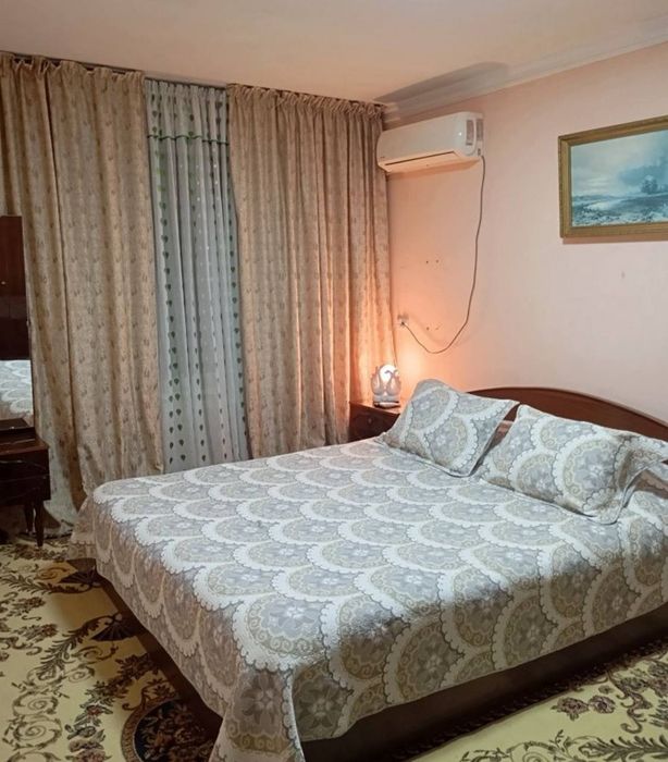 Oybek metro yonida kvartira