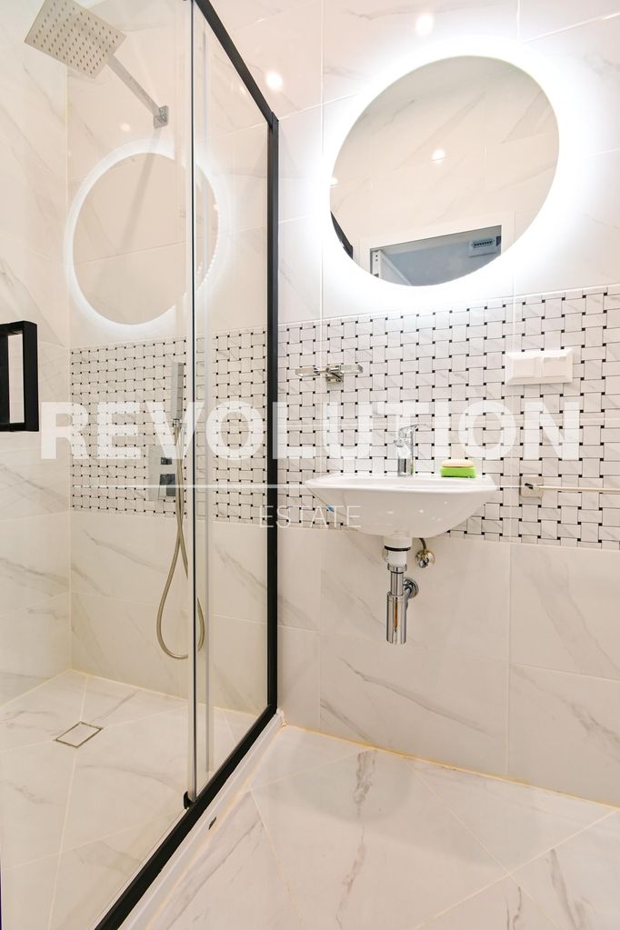 Дава се под наем Едностаен апартамент в София, Център - 40 кв.м за 800 € - Снимка #7