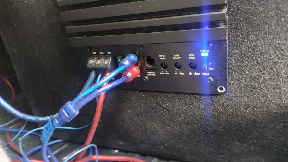 Продам активный сабвуфер