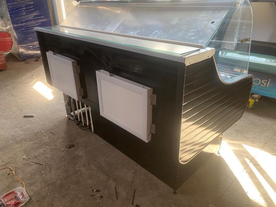 Vitrina frigorifica pentru mezeluri/carne profesionala