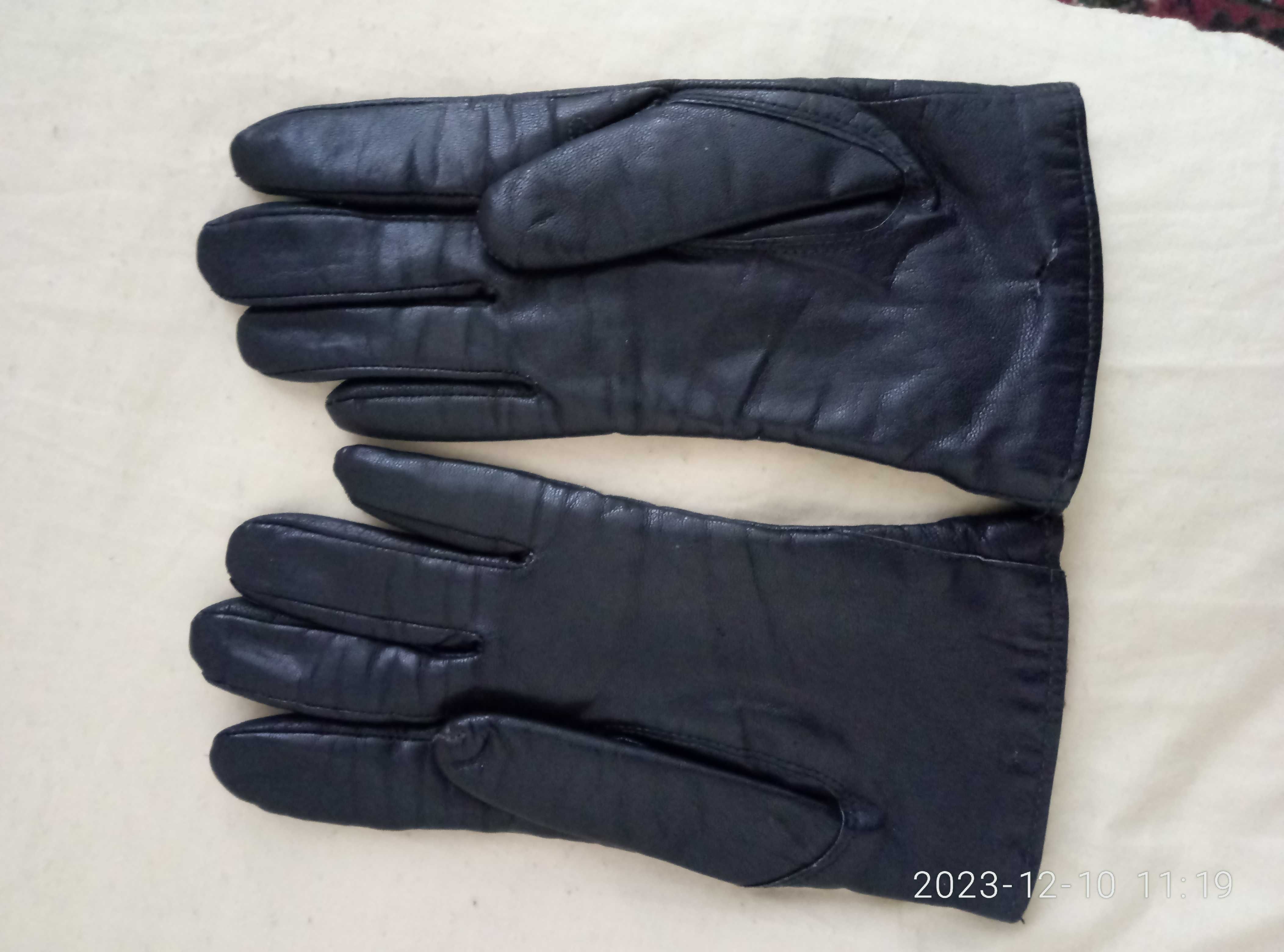Кожаные перчатки женские